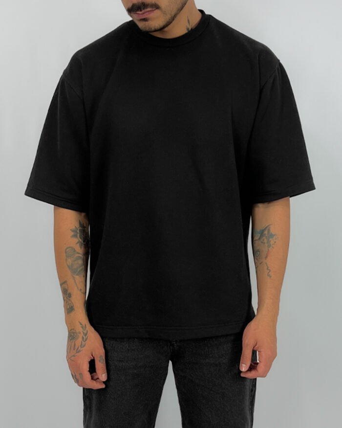 T-Shirt Negra Oversize - Imagen 3