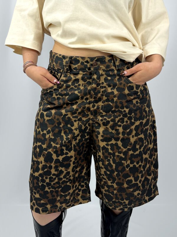 Short Feroz